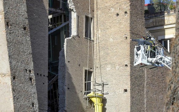 Italy: Sập tháp cổ ở trung tâm Rome, ít nhất 1 người chết, 3 người bị thương