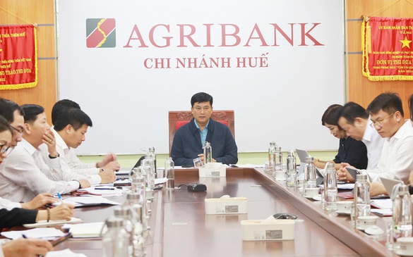 Agribank hỗ trợ khắc phục thiệt hại do mưa bão, đồng hành cùng người dân miền Trung vượt khó