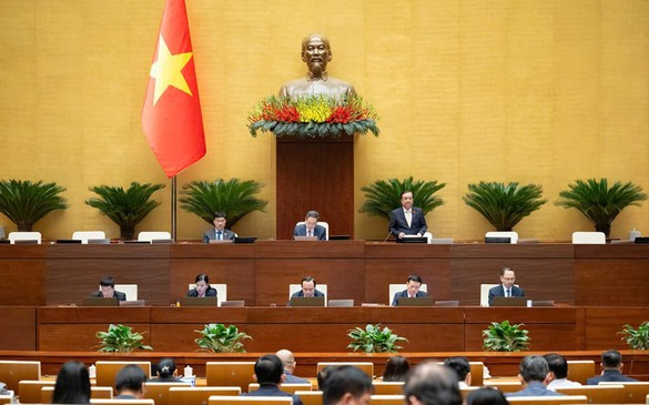 Quốc hội thảo luận Luật Chuyển đổi số: Người dân và doanh nghiệp làm trung tâm