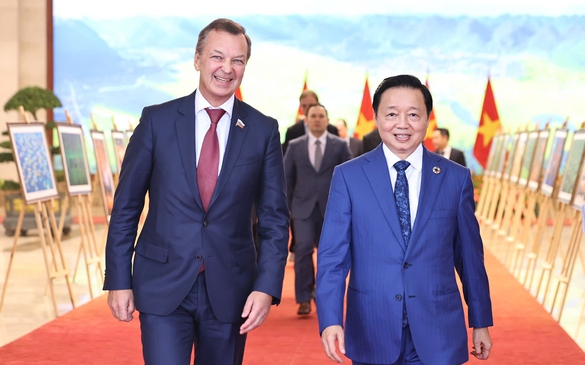 Phó Thủ tướng Trần Hồng Hà tiếp Phó Chủ tịch thứ nhất Hội đồng liên bang Quốc hội Liên bang Nga A.V. Yatskin