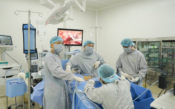 Cần nâng tử cung: Sáng chế độc quyền trong mổ khuyết sẹo lấy thai ở Việt Nam