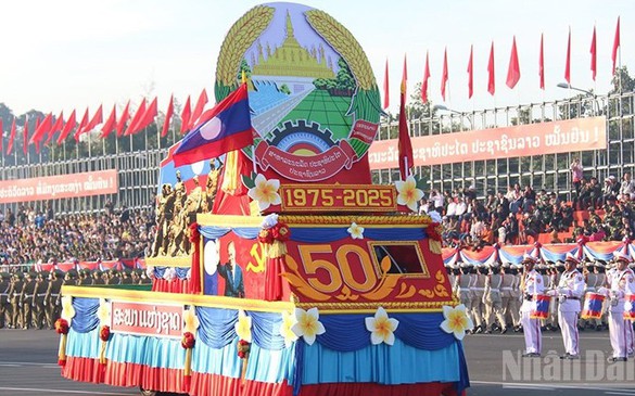 Việt Nam luôn ủng hộ mạnh mẽ và toàn diện đối với công cuộc đổi mới của Lào