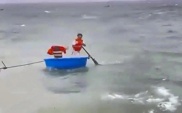 Chủ tịch nước tặng Huân chương Dũng cảm cho 2 ngư dân Lý Sơn