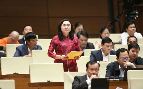 Cần tháo gỡ các vướng mắc về lương, phụ cấp để 'giữ chân' nhân lực y tế tuyến cơ sở