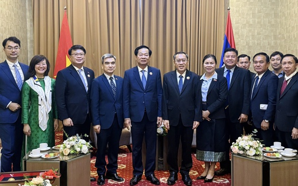 Việt Nam - Lào tăng cường hợp tác trong lĩnh vực lao động và người có công