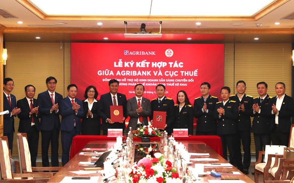 Agribank ‘bắt tay’ ngành Thuế, tăng tốc hỗ trợ hộ kinh doanh chuyển đổi