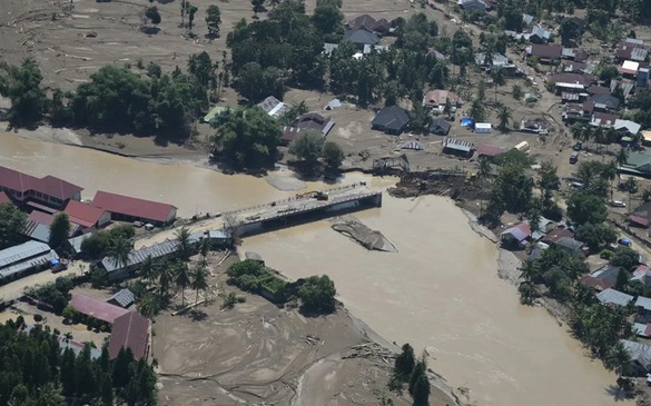 Lũ lụt tại Indonesia: Hơn 900 người thiệt mạng, 410 người mất tích
