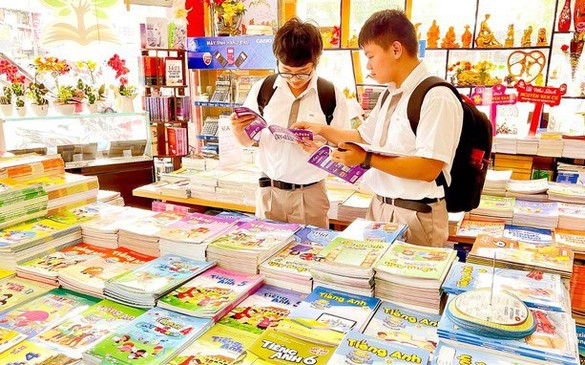 Khi sự ổn định của giáo dục bắt đầu từ việc chọn đúng bộ sách giáo khoa