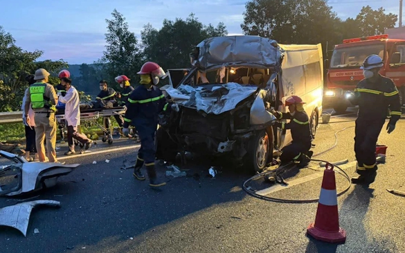 Khẩn trương điều tra, làm rõ nguyên nhân vụ tai nạn giao thông nghiêm trọng trên cao tốc Đà Nẵng - Quảng Ngãi