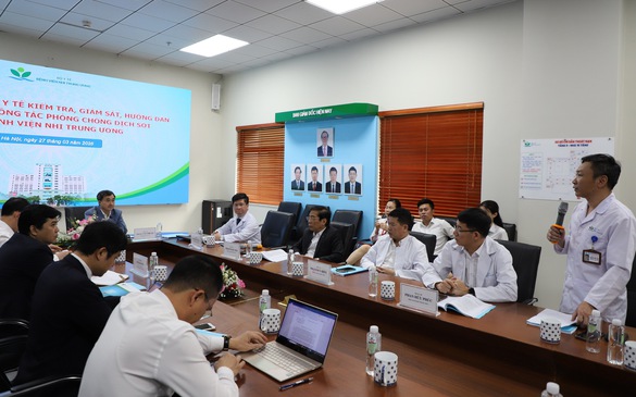 Kiểm tra công tác thu dung, điều trị bệnh sởi tại Hà Nội