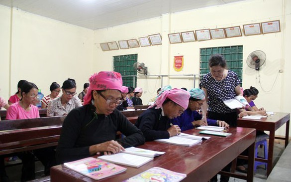 UBND cấp xã quyết định bố trí giáo viên làm việc tại trung tâm học tập cộng đồng