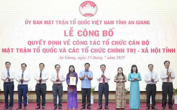 An Giang: Công bố lãnh đạo các tổ chức Chính trị-xã hội thuộc Ủy ban Mặt trận tổ quốc