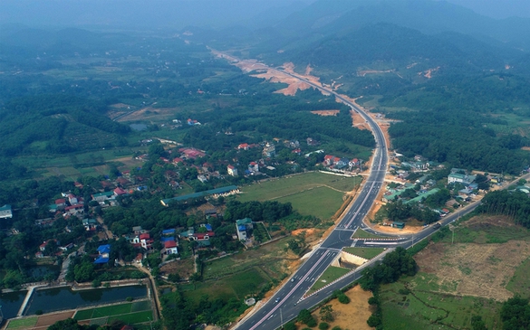 Dự kiến đầu tư hơn 22.000 tỉ đồng mở tuyến cao tốc xuyên núi Tây Bắc
