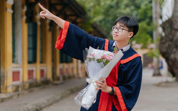 Chân dung Thủ khoa khối A01: Cách học khác số đông