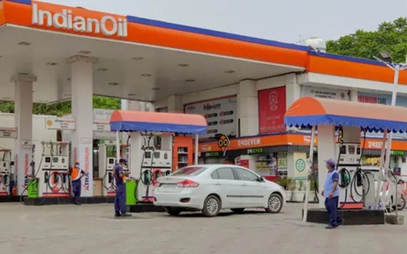 Giải bài toán ô nhiễm không khí: Thủ đô của Ấn Độ cấm bán nhiên liệu cho xe cũ