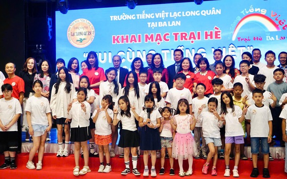 Cộng đồng người Việt tại Ba Lan luôn hướng về quê hương, đất nước