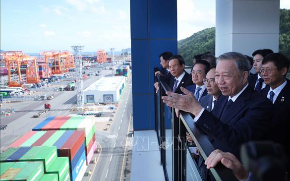 Tổng Bí thư Tô Lâm thăm cảng biển Busan (Hàn Quốc)