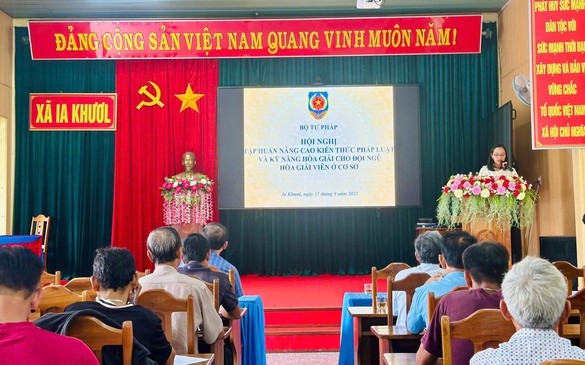 Bồi dưỡng pháp luật, kỹ năng hòa giải về đất đai cho hòa giải viên cơ sở