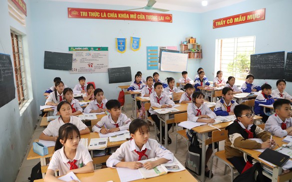 Bảo đảm mọi đối tượng thụ hưởng đều được tiếp cận kịp thời chính sách miễn học phí, hỗ trợ bữa ăn trưa