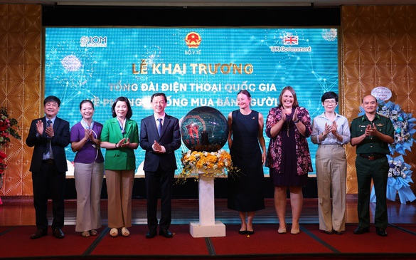 Khai trương Tổng đài điện thoại quốc gia về phòng, chống mua bán người 111