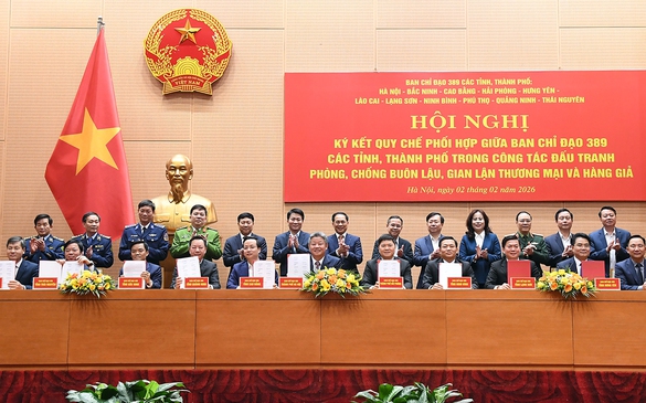 Hà Nội và 10 địa phương ký Quy chế phối hợp chống buôn lậu, hàng giả