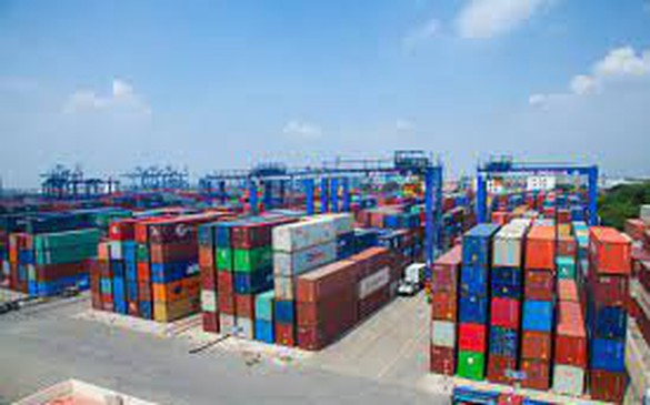 Trade surplus reaches over US$4 bln in January-March period