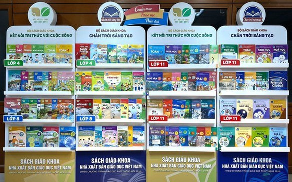 Viet Nam to adopt single set of textbooks from 2026