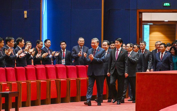 Photos: Preparatory session of 14th National Party Congress