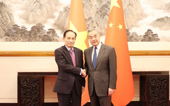 Vietnamese, Chinese foreign ministers hold talks in Beijing