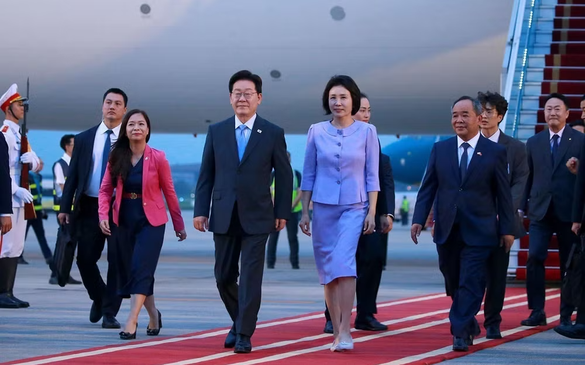 South Korean President embarks on state visit to Viet Nam
