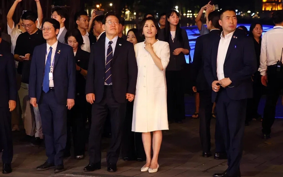 South Korean President Lee Jae Myung, spouse enjoy Ha Noi cuisines