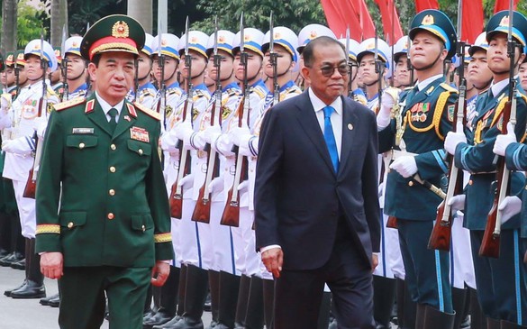 Viet Nam, Malaysia discuss ways to strengthen defense cooperation