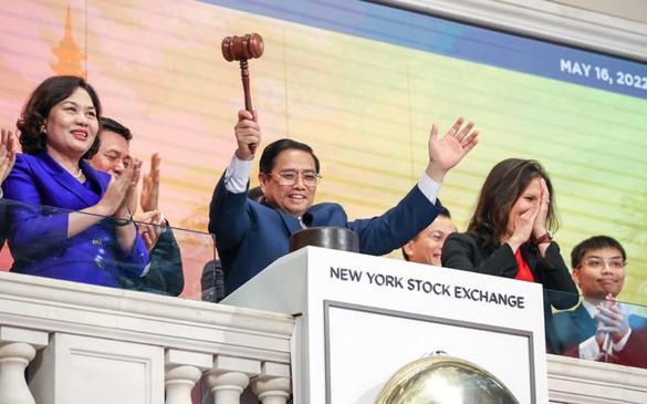 范明正总理到访在纽约的世界上最大的证券交易所
