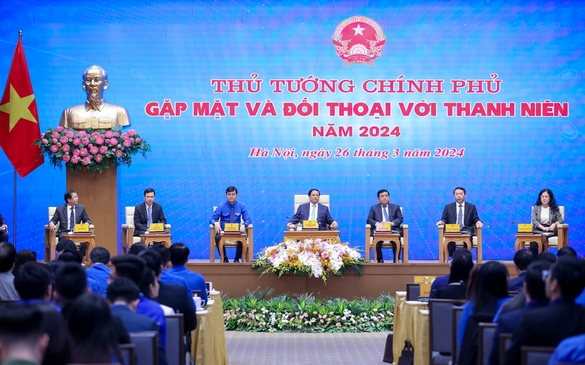 越南政府总理范明正主持召开与青年见面和对话会议(组图)
