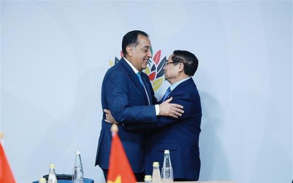 越南政府总理范明政会见埃及总理穆斯塔法·马德布利