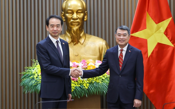 越南政府总理黎明兴会见中国驻越大使何炜