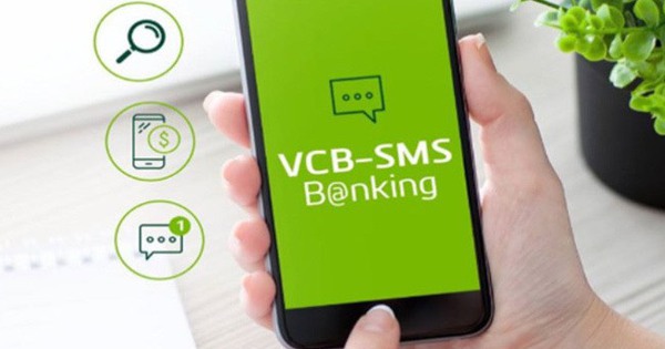 SMS banking 'bỗng dưng tăng phí thần tốc' - chuyên gia nói gì?