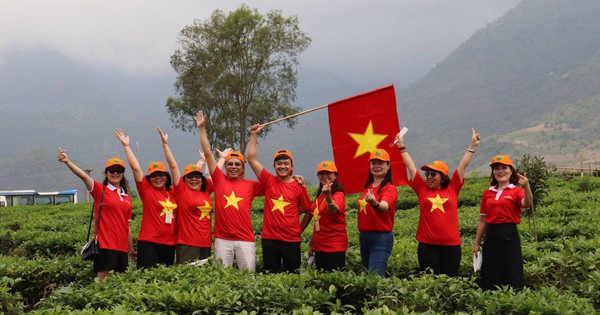 Bài 2: Phát triển du lịch xanh bền vững dựa trên nền tảng văn hóa và con người Việt Nam