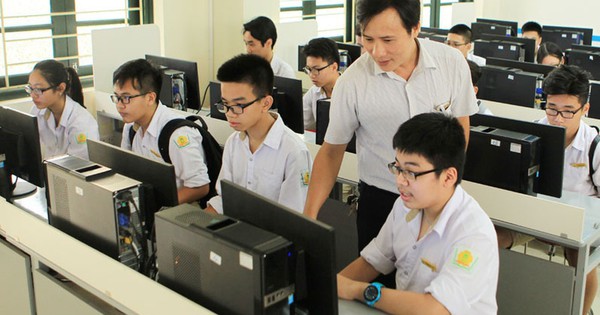 Làm giáo viên Tin học THPT, cần tiêu chuẩn gì?