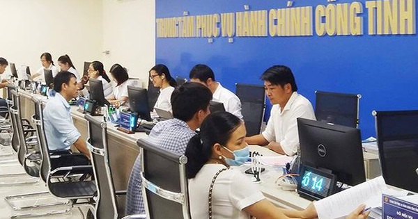 Đẩy mạnh phân cấp TTHC và cắt giảm, đơn giản hóa thủ tục hành chính nội bộ