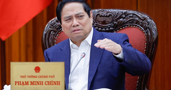 Thủ tướng: Hoàn thiện thêm một bước đề án về sắp xếp, tinh gọn bộ máy của Chính phủ