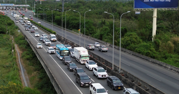 Đề xuất cấm xe đầu kéo vào cao tốc Long Thành giờ cao điểm