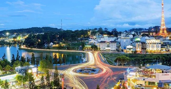 L&acirc;m Đồng đẩy mạnh ph&aacute;t triển du lịch trở th&agrave;nh ng&agrave;nh kinh tế ...