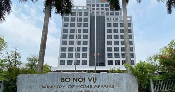 Bộ Nội vụ đề nghị tạm dừng giải quyết chế độ cho cán bộ không tái cử, tái bổ nhiệm