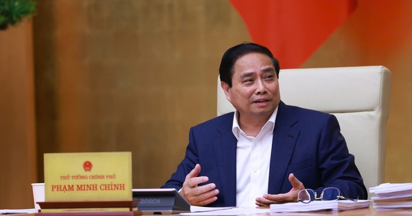 Thủ tướng: Quyết tâm cơ bản hoàn thành tháo gỡ 'điểm nghẽn' thể chế ngay trong năm 2025