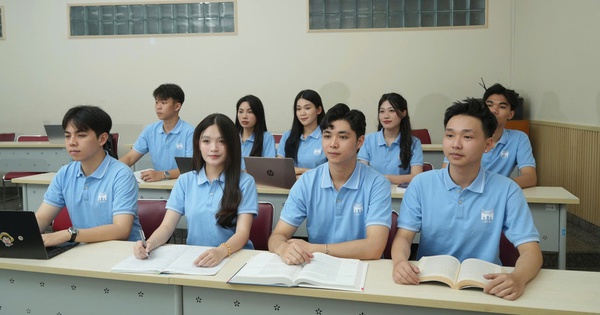 Cơ Hội Vàng Cho Sinh Viên: Ngành Quản Trị Dịch Vụ Khách Hàng & Chăm Sóc Sức Khỏe - Mở Ra Con Đường Sự Nghiệp Ngay Từ ĐH!