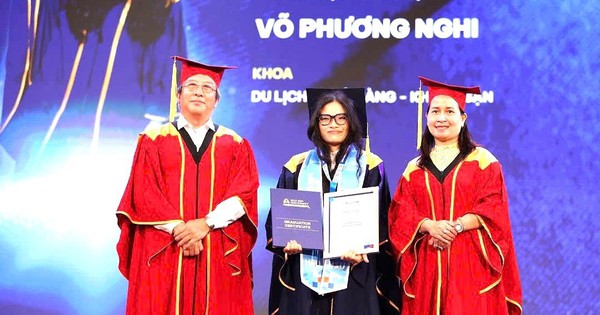 Hàng trăm học sinh Trường Hoa Sen tại TP.HCM chưa có mã số học sinh sau 2 năm