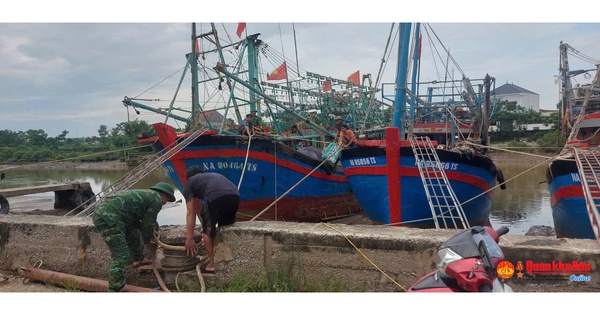 Thủ tướng lập Ban Chỉ đạo tiền phương, chủ trì cuộc họp ứng phó bão số 5 tại Nghệ An