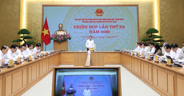 Phát triển đồng bộ hạ tầng số, chuyển đổi số toàn diện, tạo thuận lợi tối đa cho người dân, doanh nghiệp