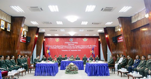 Viet Nam, Laos, Cambodia pledge to foster defense cooperation